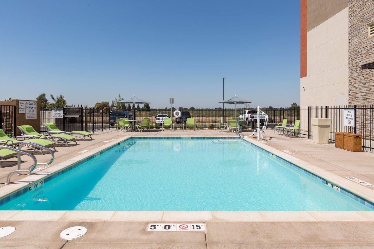 Holiday Inn Express Visalia - Sequoia Gateway Area by IHG photo 3