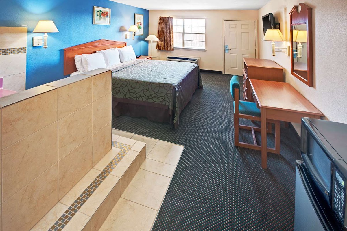 Days Inn by Wyndham Terrell photo 2