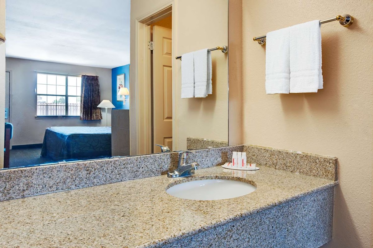 Days Inn by Wyndham Terrell photo 3