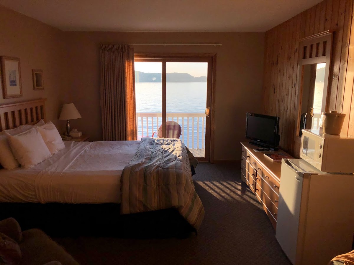 Sunset Motel on the Bay photo 2