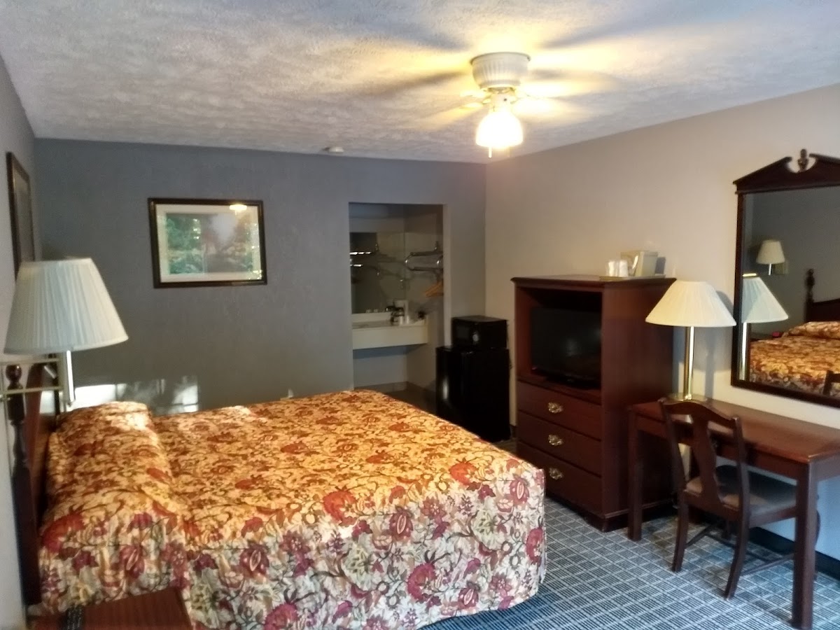 Deerfield Inn photo 2