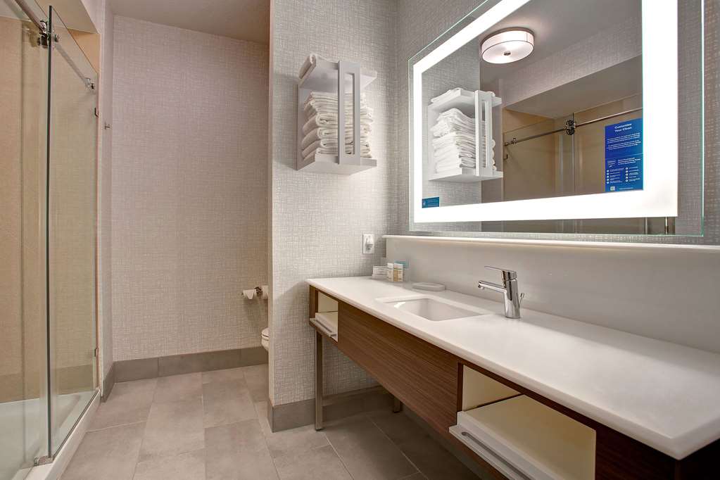 Hampton Inn & Suites Borger photo 2