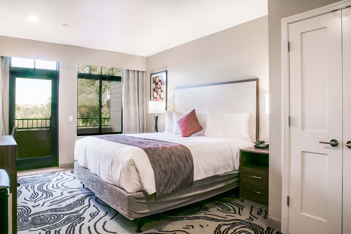 Hotel Siri Downtown - Paso Robles photo 2