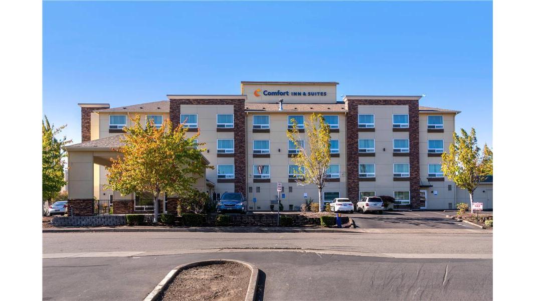 Comfort Inn & Suites Salem Northeast
