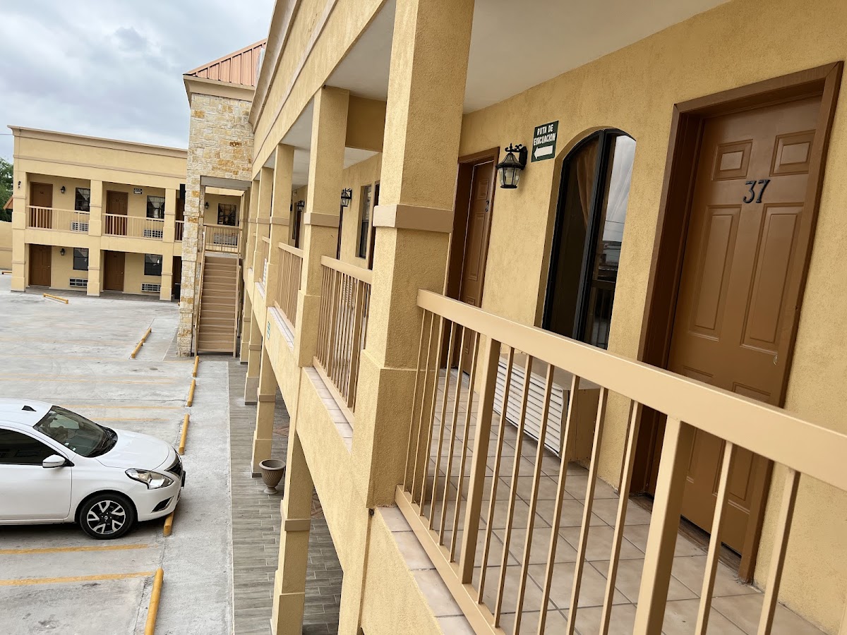 Hotel Daisy Inn Govea