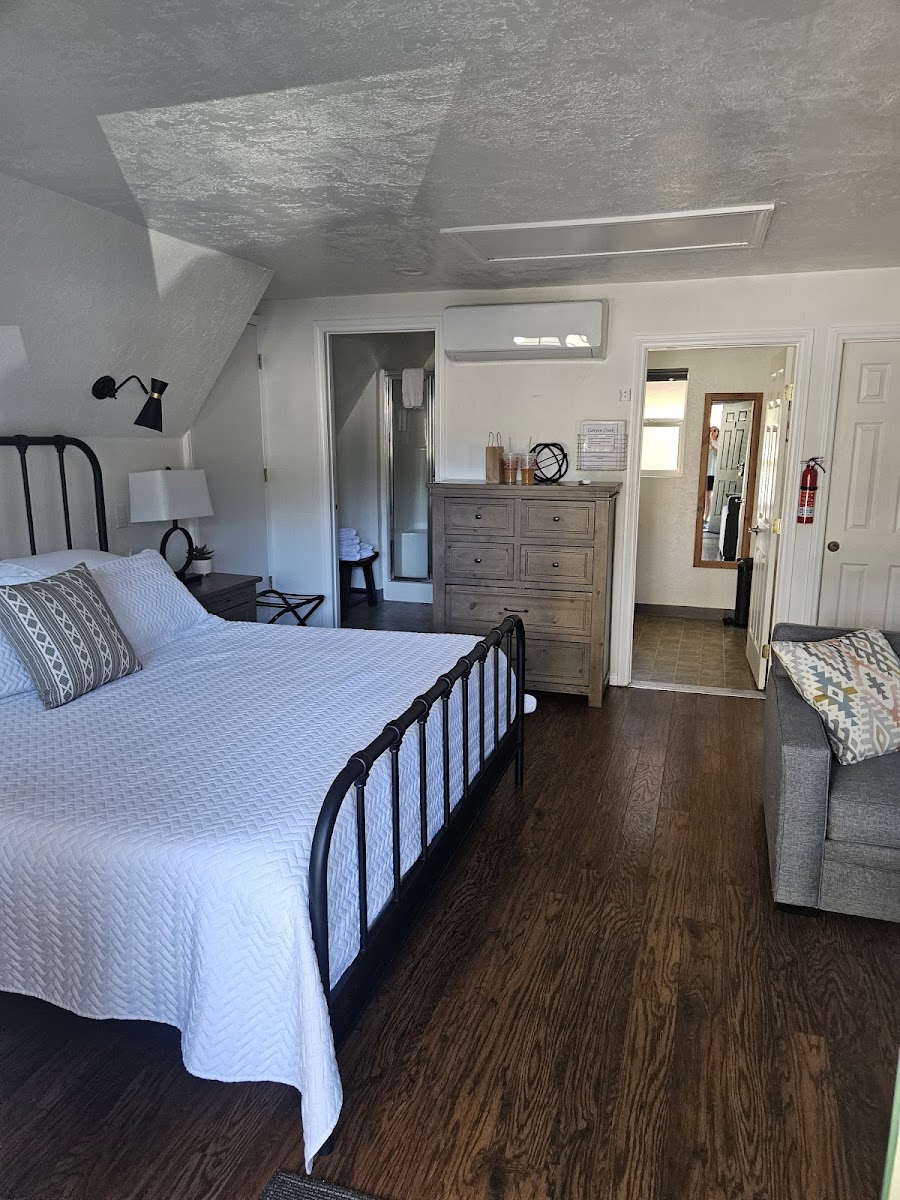 Canyon Creek Inn photo 2