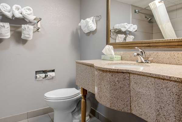 Quality Inn & Suites Bedford West photo 3