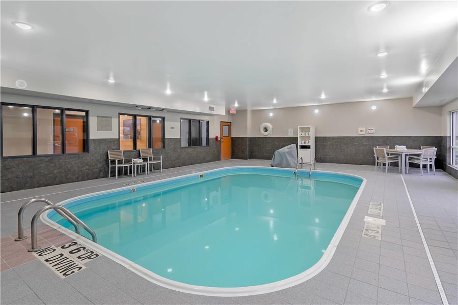 Country Inn & Suites by Radisson, Fairview Heights, IL photo 3