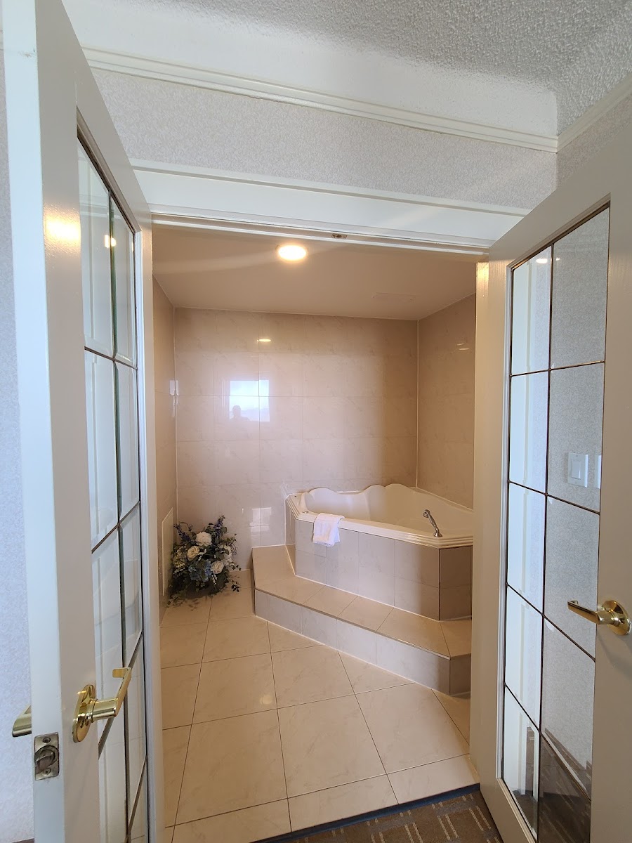Prince Arthur Waterfront Hotel & Suites photo 3