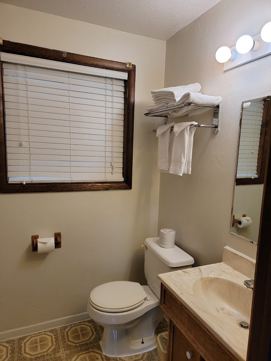 Yellowstone Country Inn photo 3