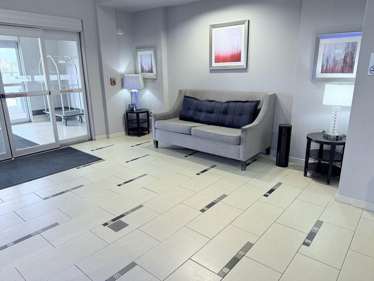 Holiday Inn Express & Suites Bonham by IHG photo 3