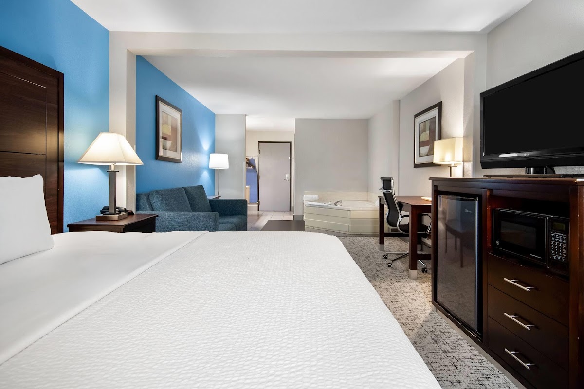 Baymont by Wyndham Marinette photo 2