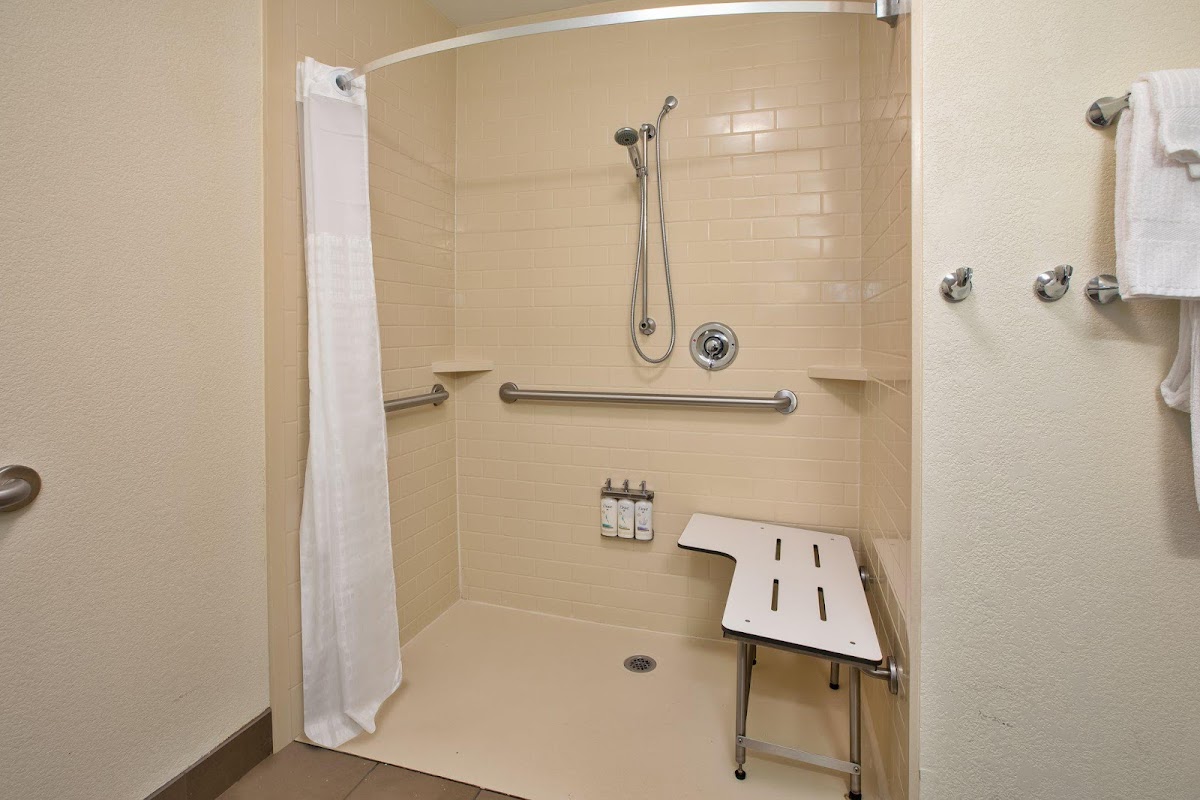 Candlewood Suites Building 4690 photo 3