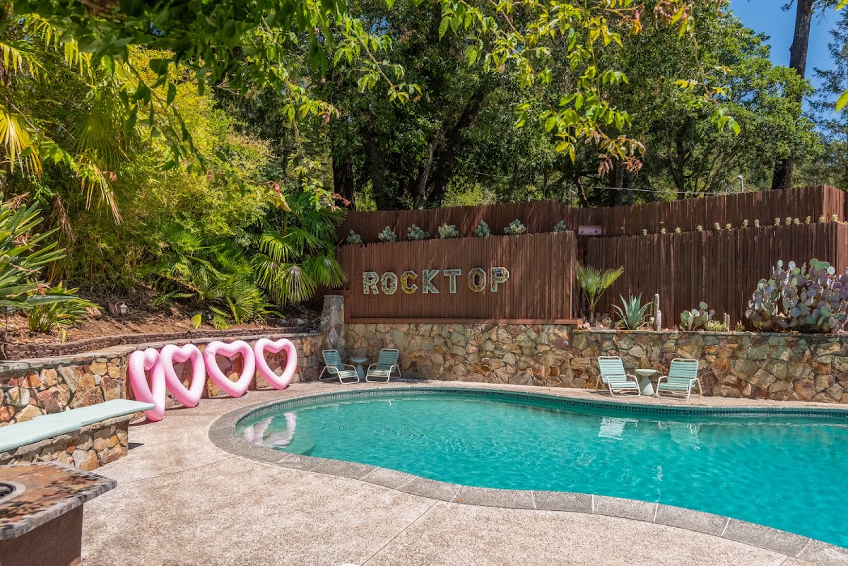 Rocktop Lodge