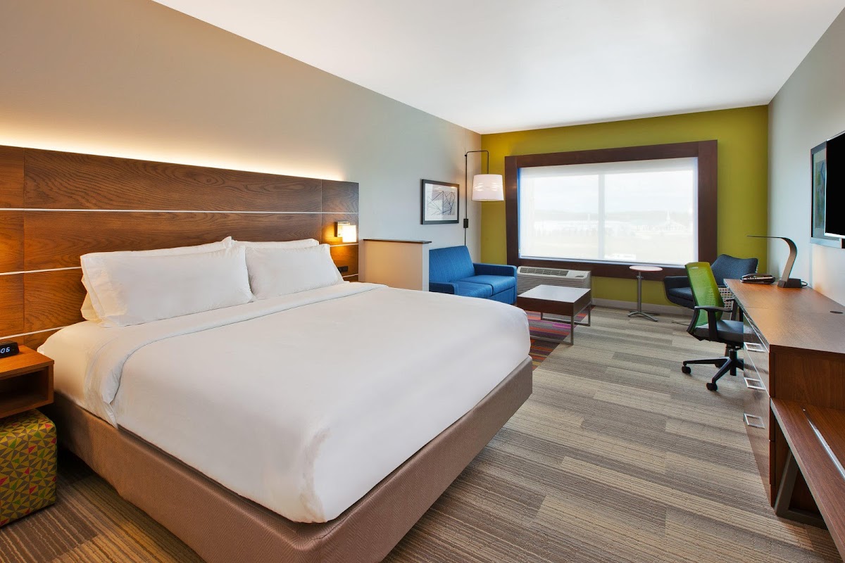 Holiday Inn Express & Suites South Hill by IHG photo 2