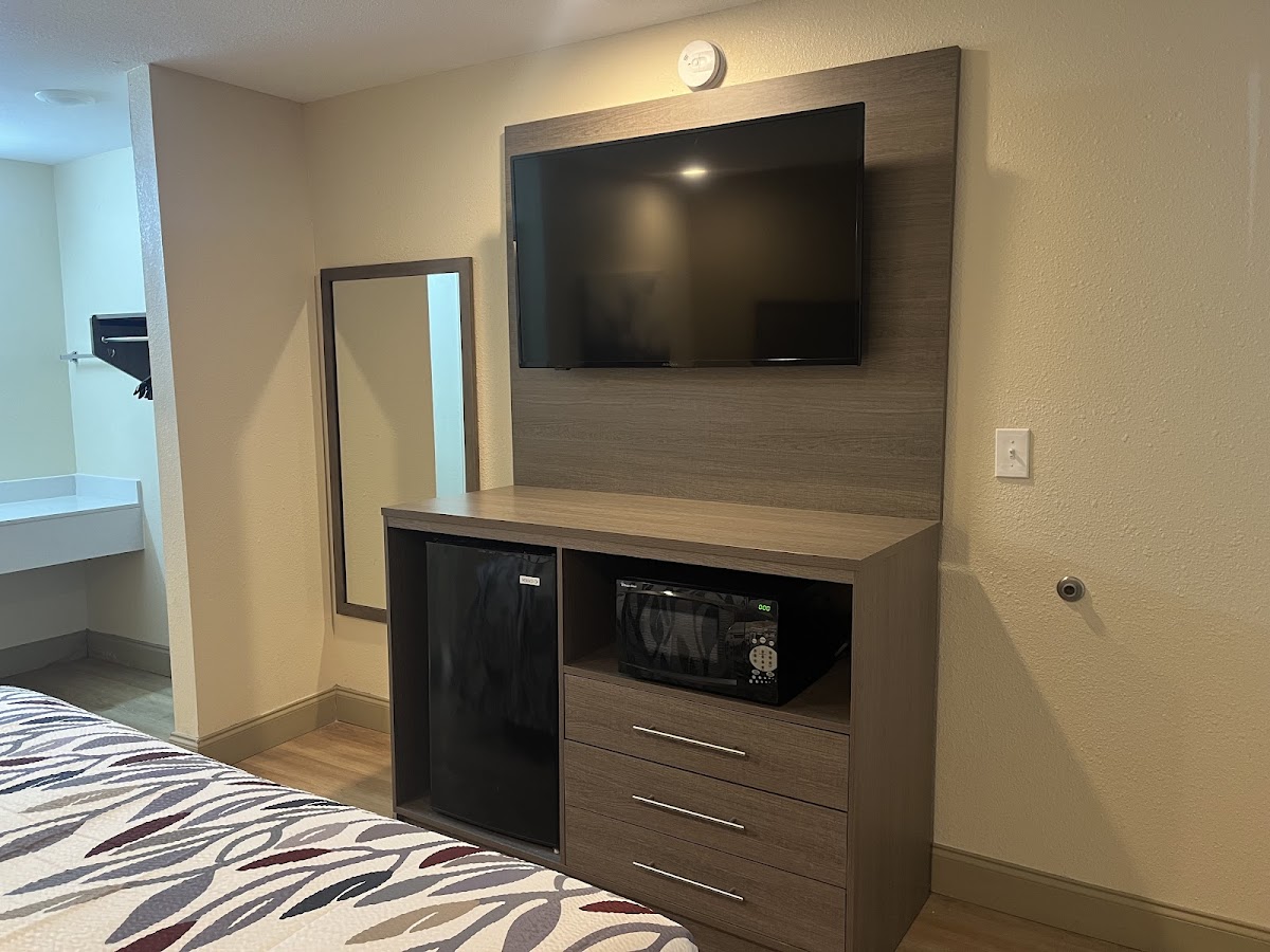 Red Roof Inn Haltom City photo 3