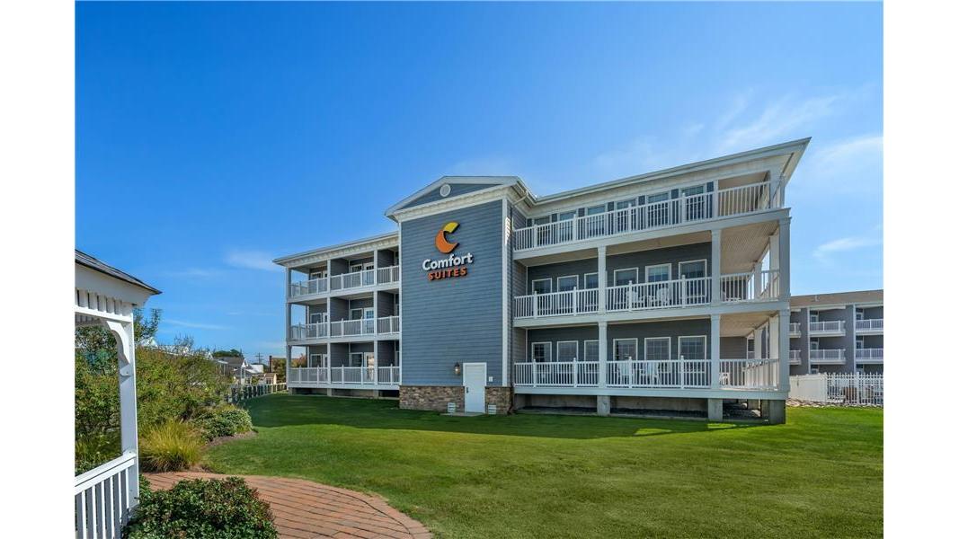 Comfort Suites Chincoteague Island Bayfront Resort