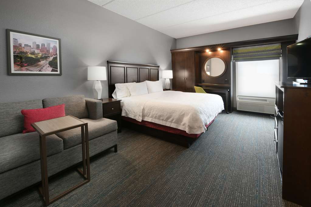 Hampton Inn & Suites Houston Medical Center NRG Park photo 2
