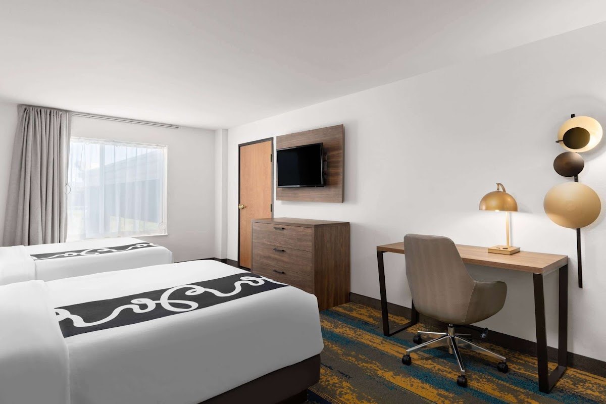 La Quinta Inn & Suites by Wyndham Kennewick photo 2