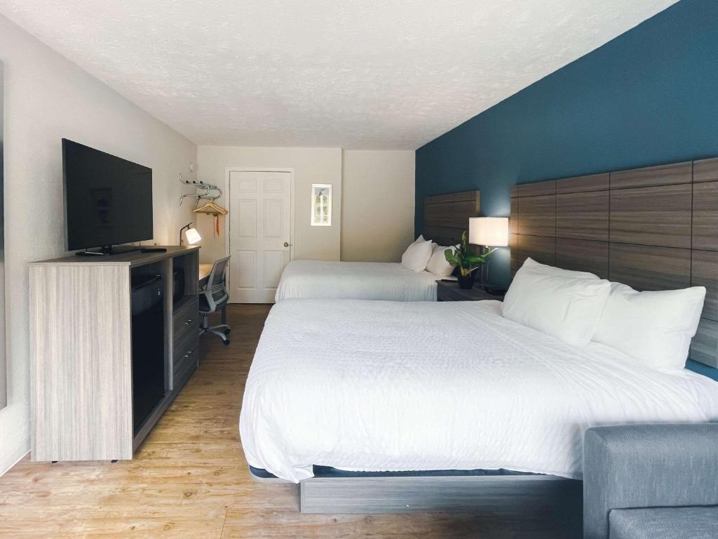 Ramada by Wyndham Lumberton