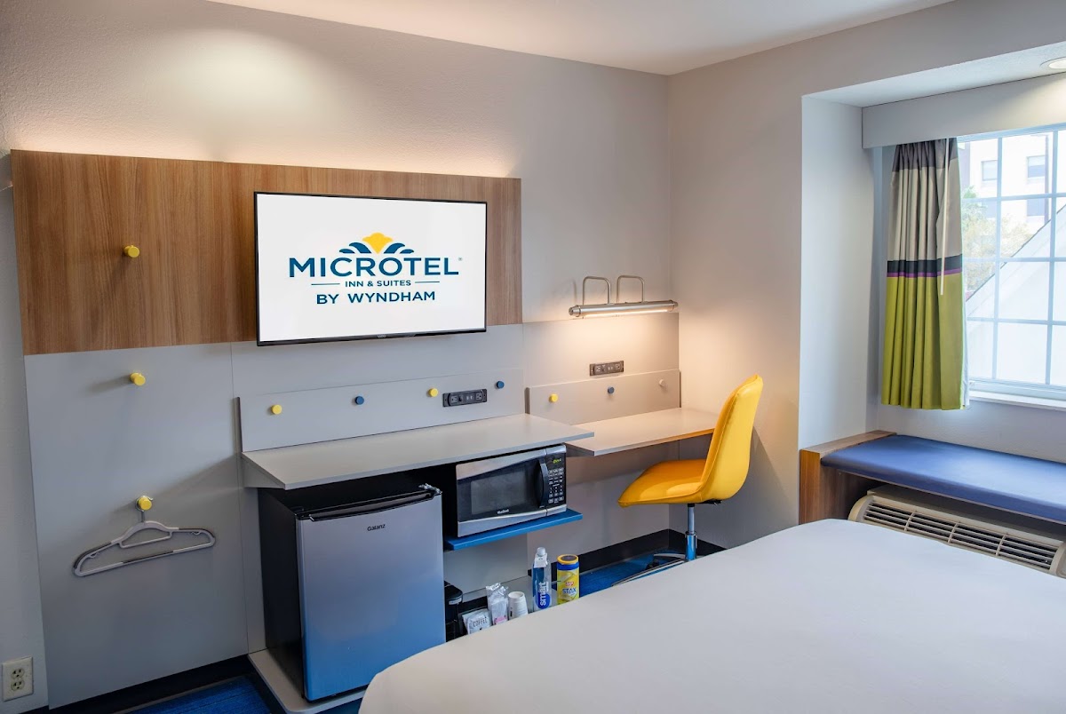 Microtel Inn & Suites by Wyndham Kingsland Naval Base I-95 photo 2