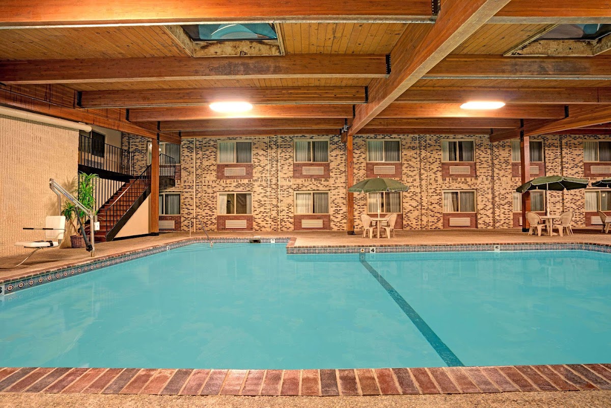 Super 8 by Wyndham Monticello photo 3
