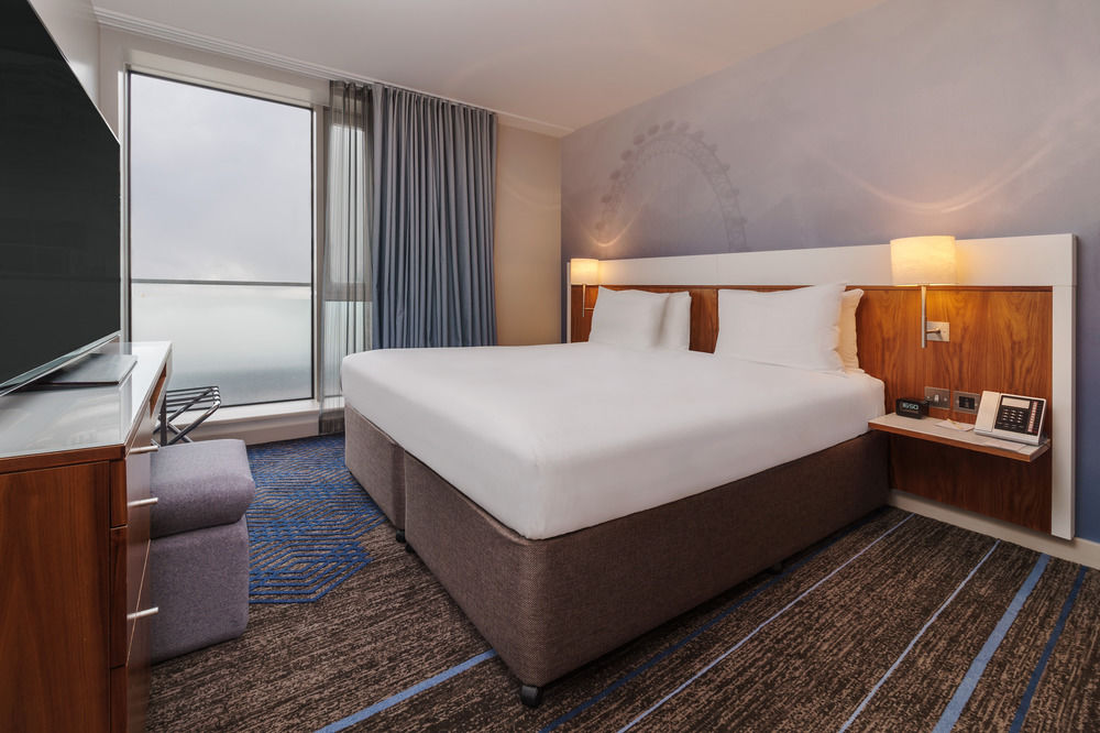 DoubleTree by Hilton London - Tower of London photo 2