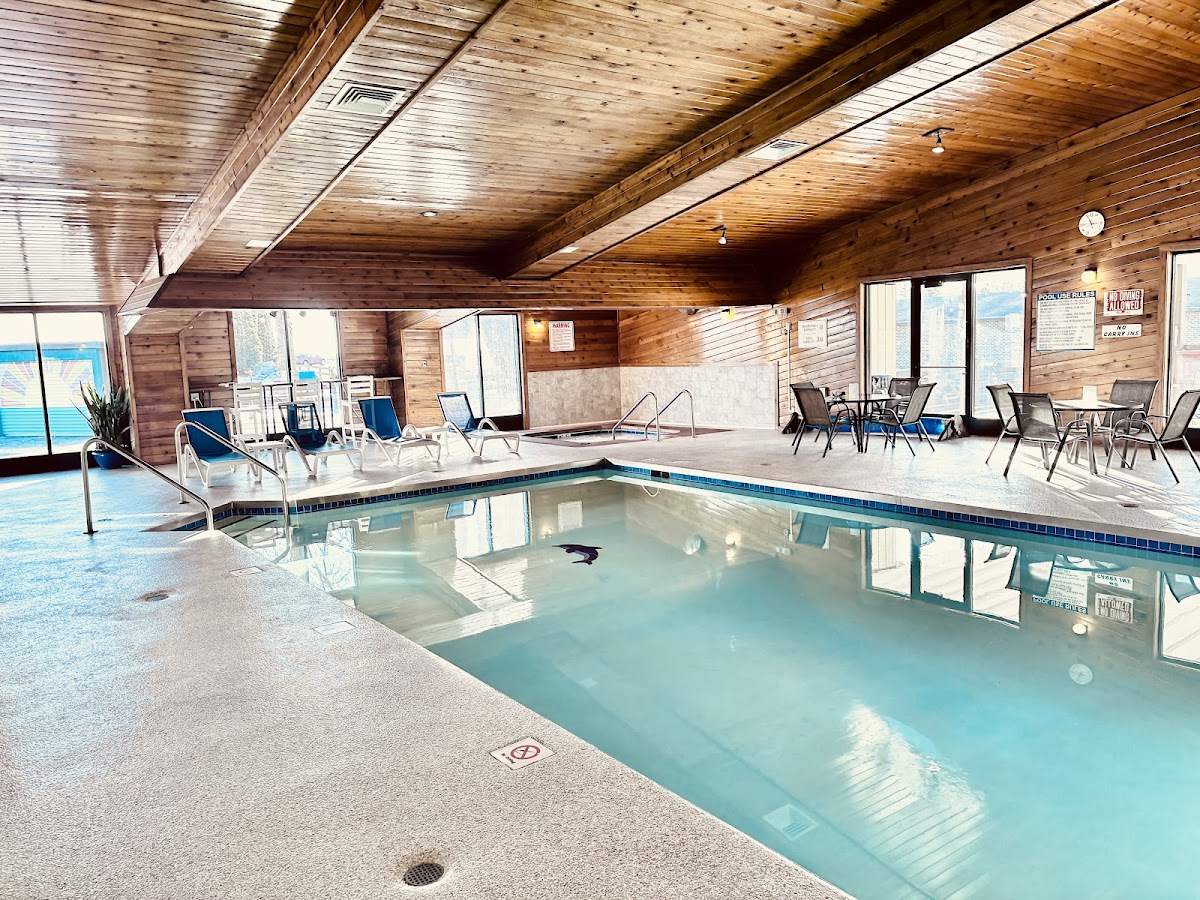 Village Inn On The Lake Hotel & RV Park photo 3