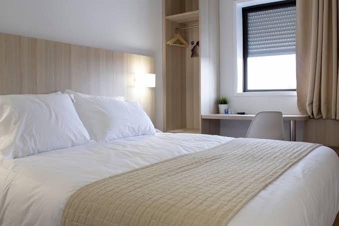 Room 8