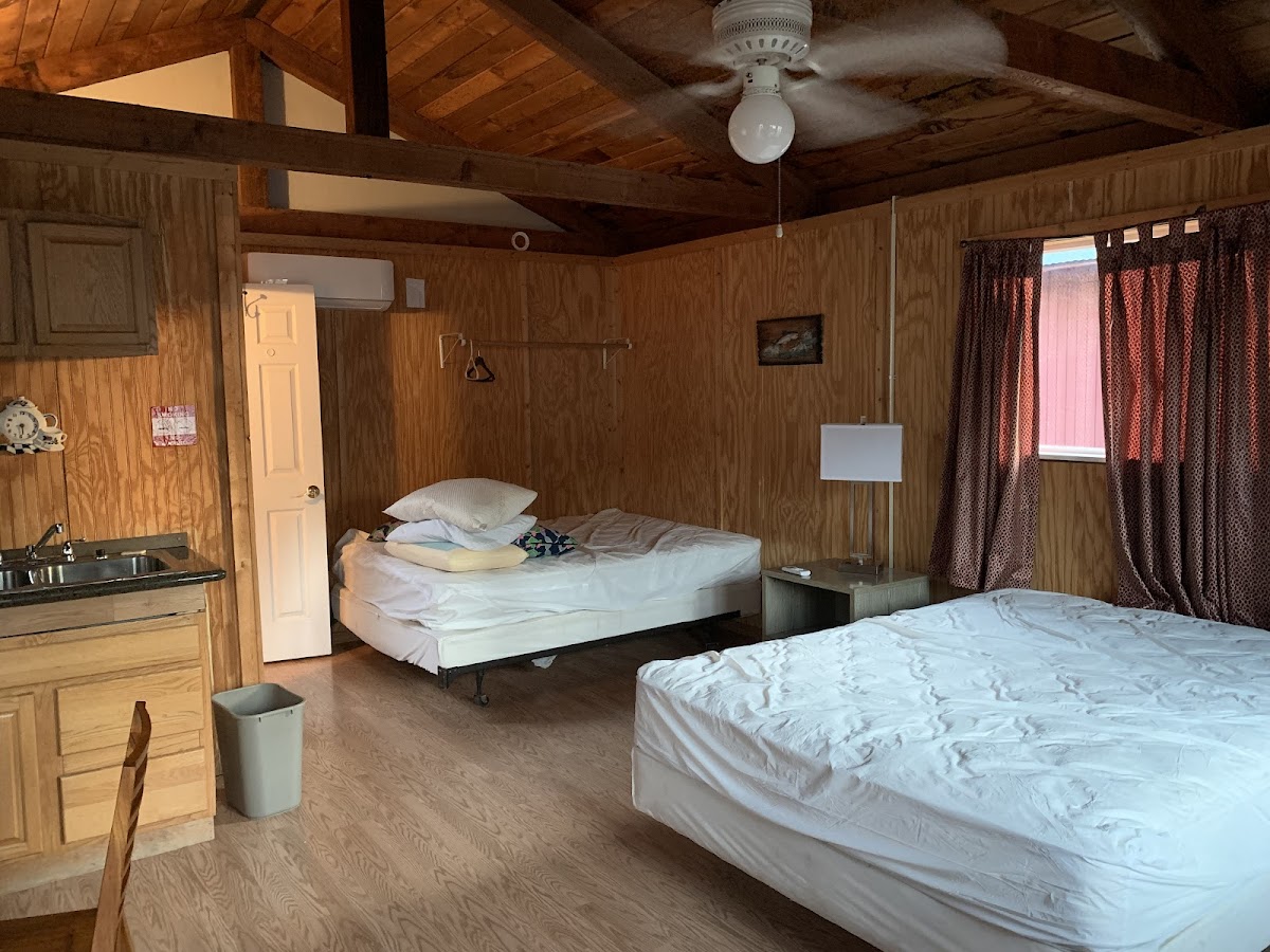 Henley's Silver Lake Resort photo 2