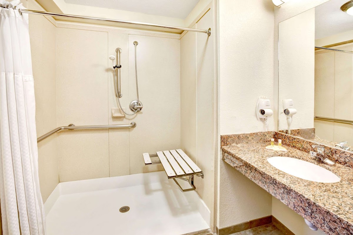 Days Inn by Wyndham Oklahoma City/Moore photo 2