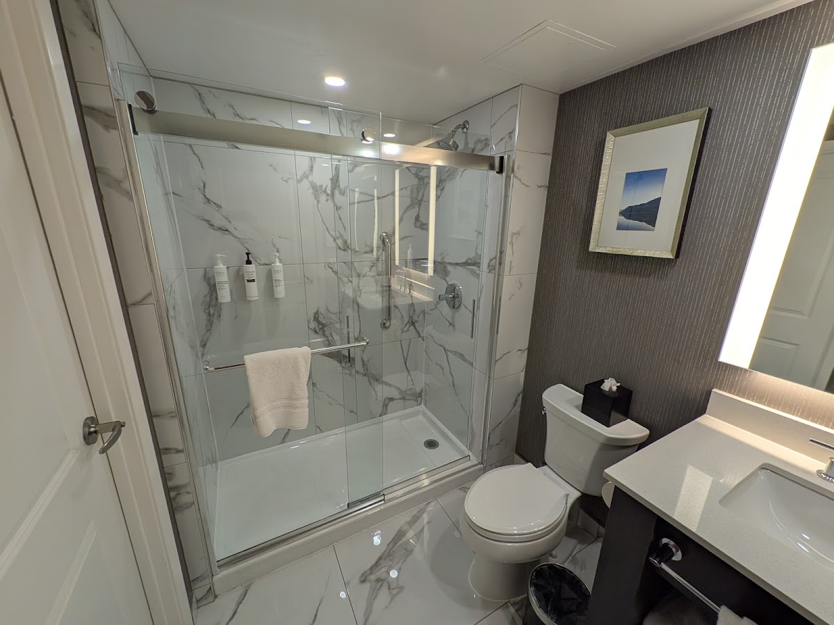 Embassy Suites by Hilton Montreal Airport photo 3