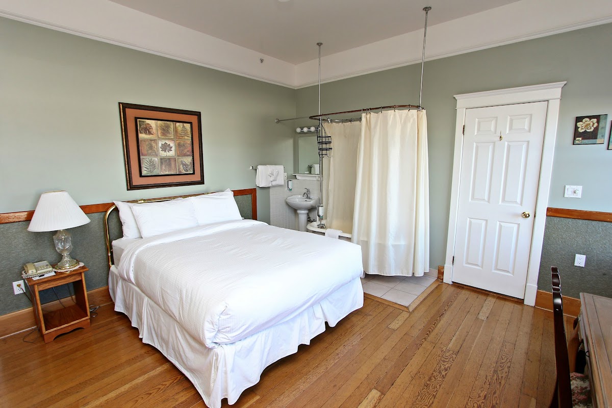 Royal Hotel Chilliwack photo 2