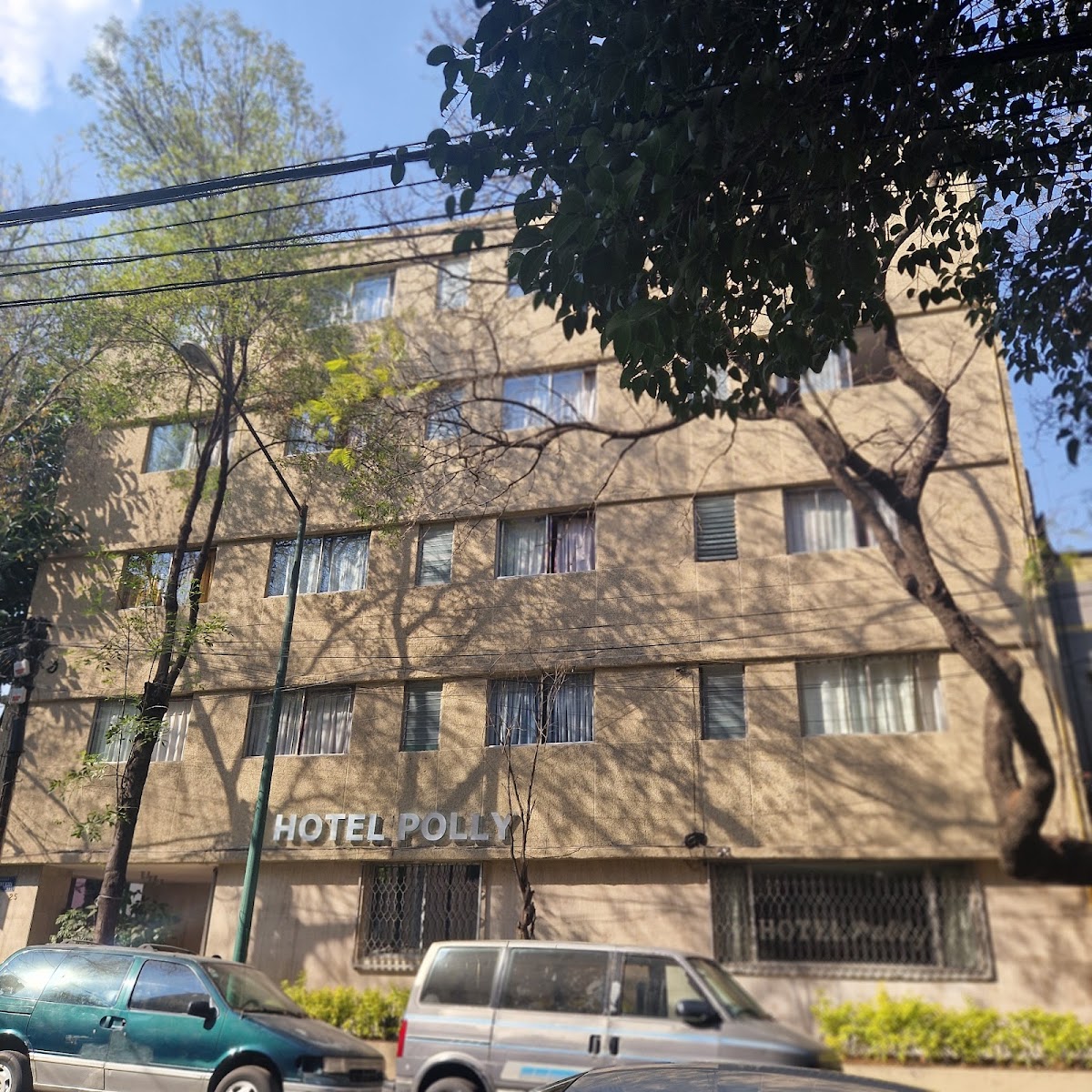 Hotel Polly