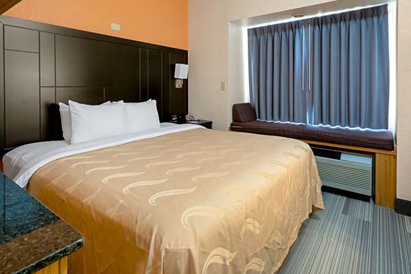 Quality Inn & Suites Robbinsville photo 2