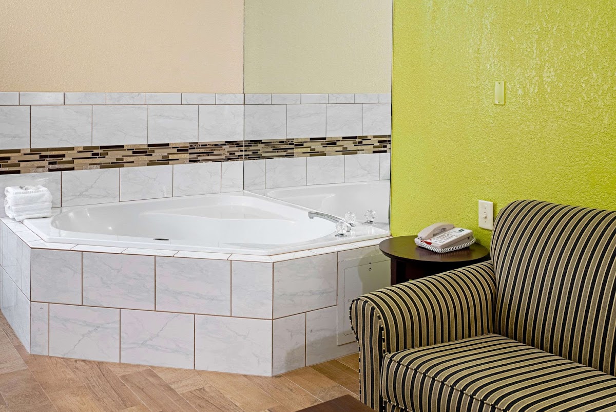 Quality Inn & Suites Robbinsville photo 3
