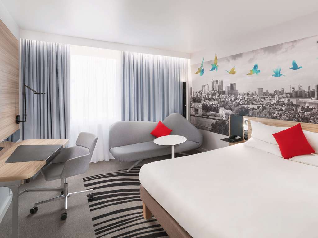 Novotel London Excel photo 2