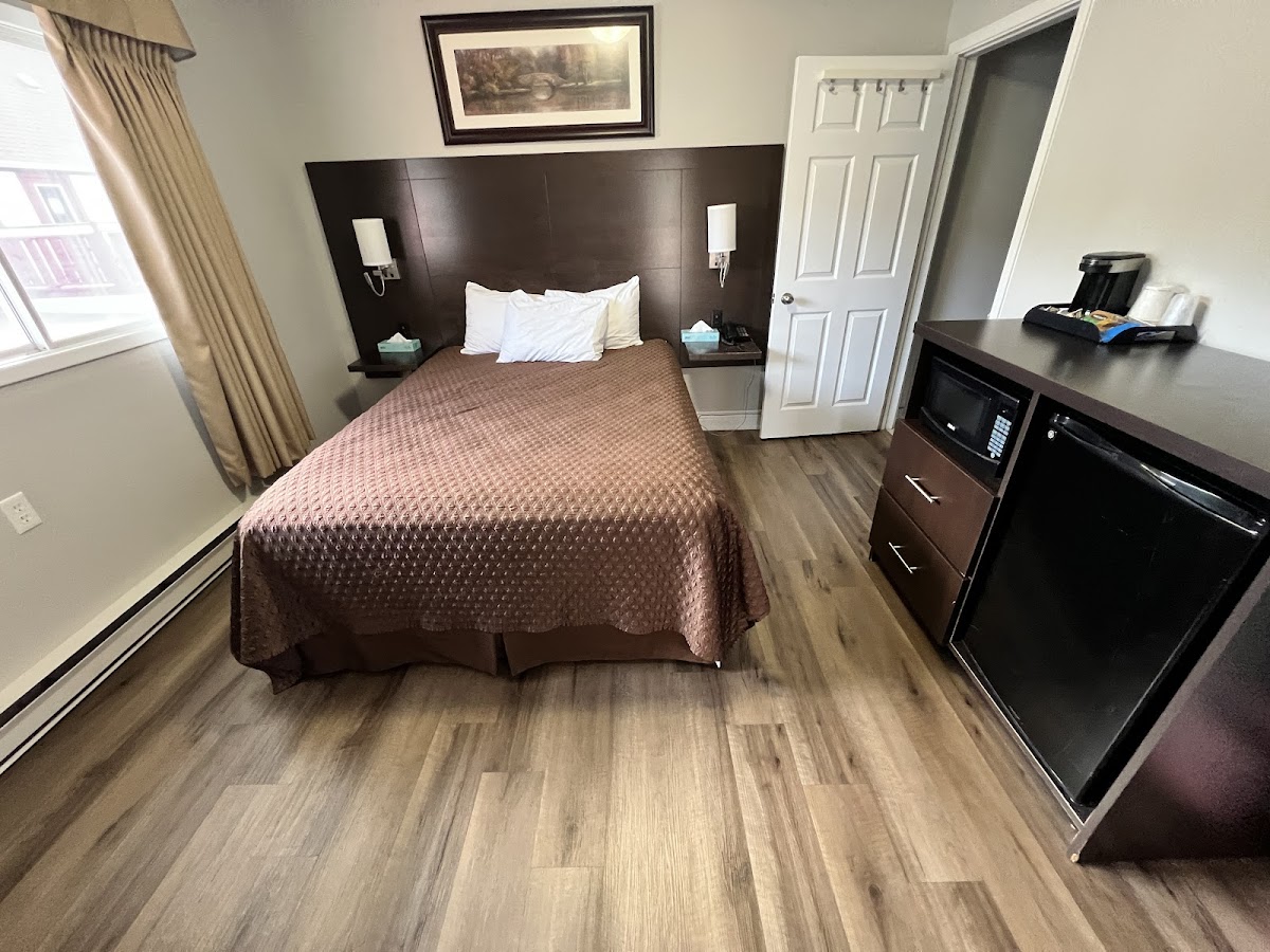 Cedar Lodge Motel photo 2