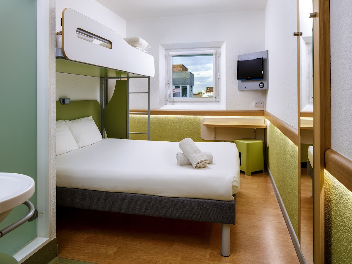 ibis budget Manchester Salford Quays photo 2