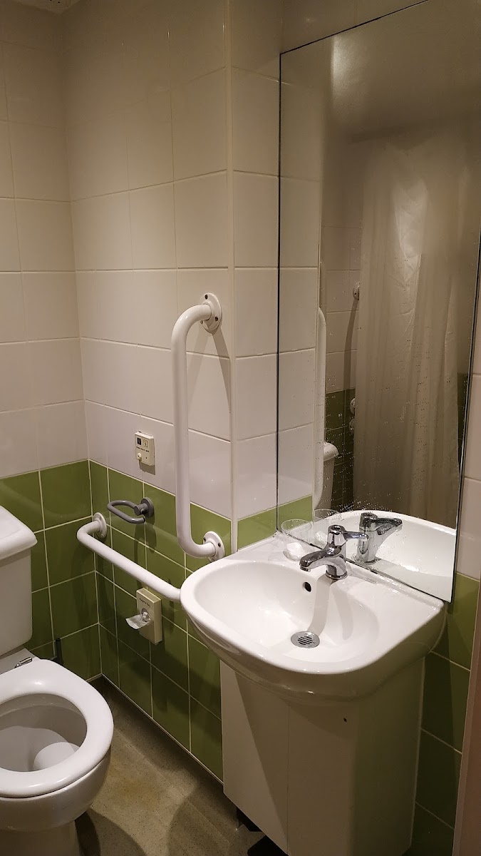 ibis budget Manchester Salford Quays photo 3