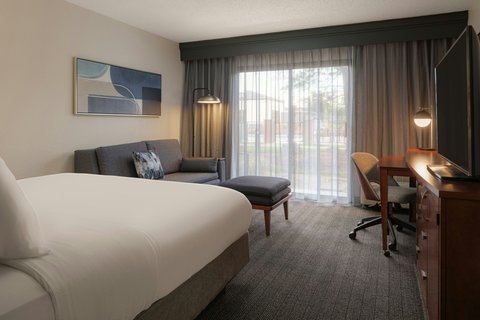 Courtyard by Marriott Louisville East photo 2