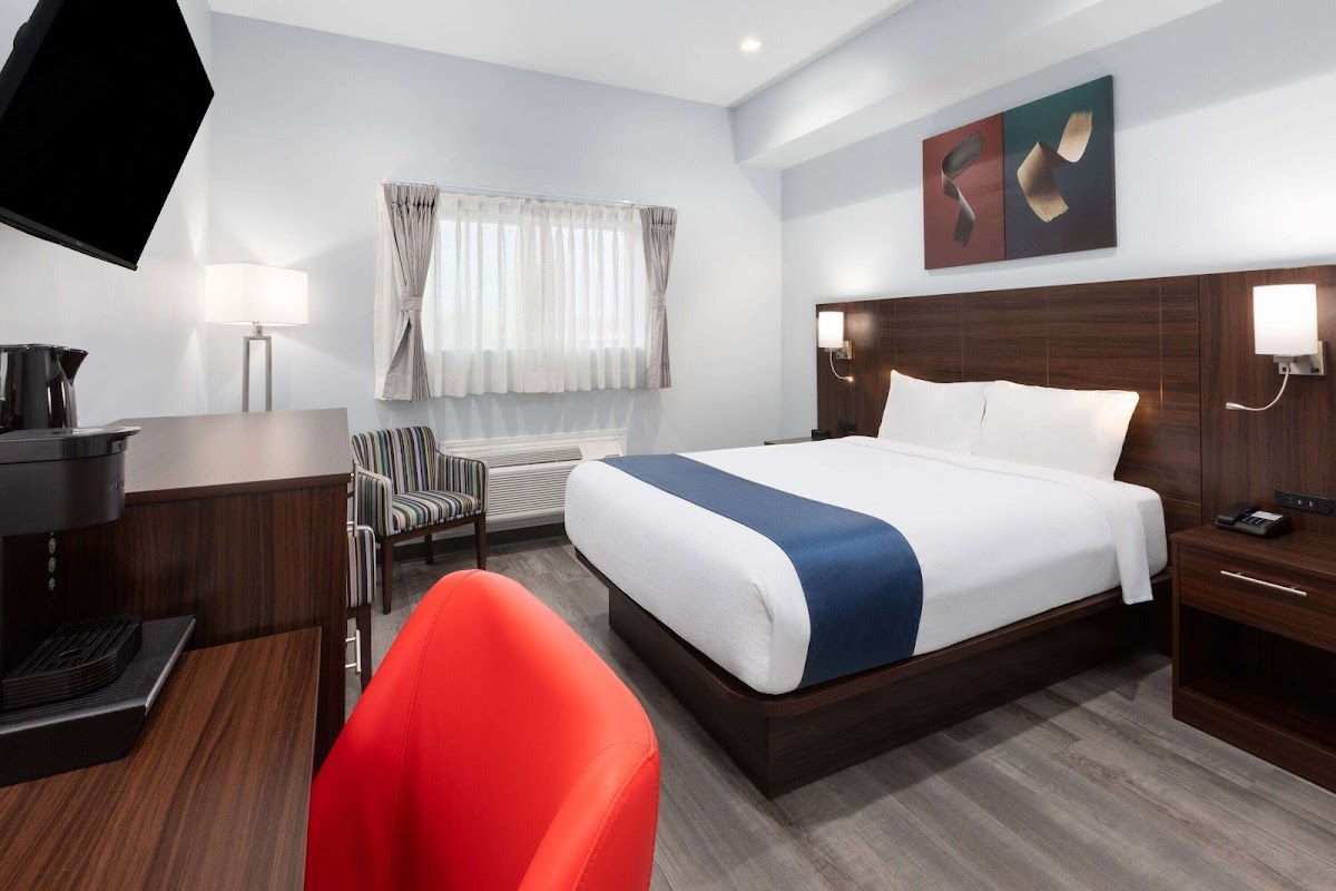 Travelodge by Wyndham Cochrane photo 2