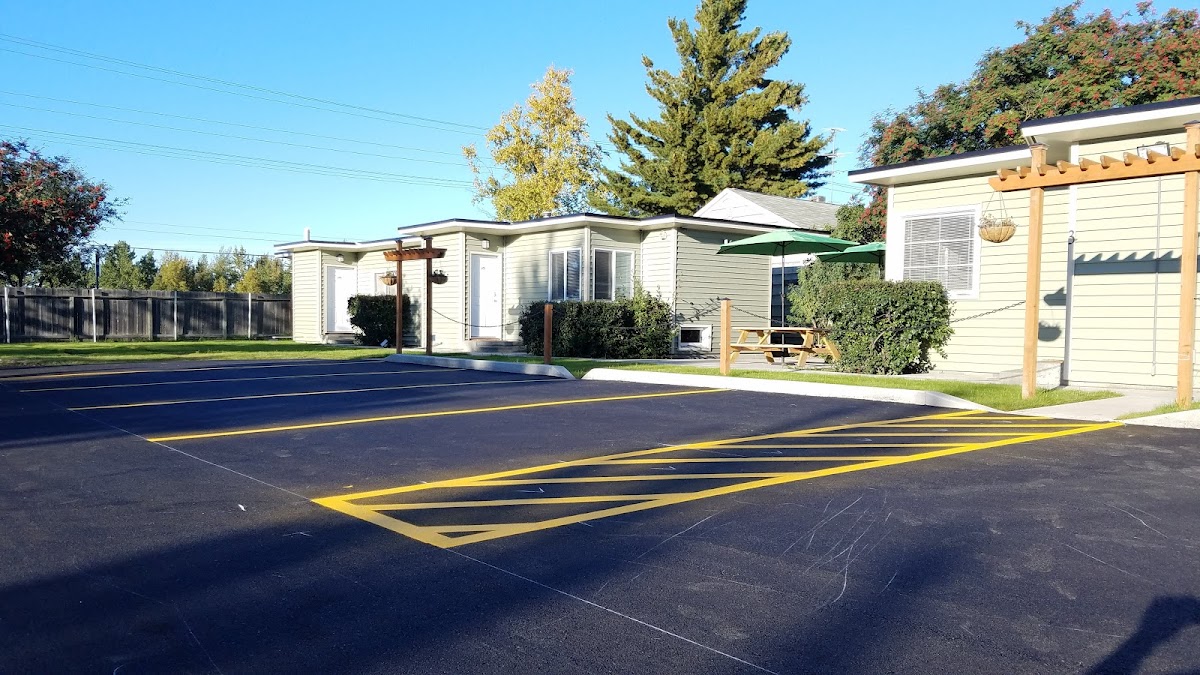 Cupples Cottages Vacation & Vehicle Rentals