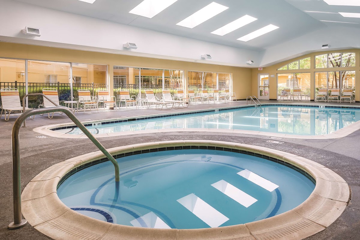 La Quinta Inn & Suites by Wyndham Univ Area Chapel Hill photo 3