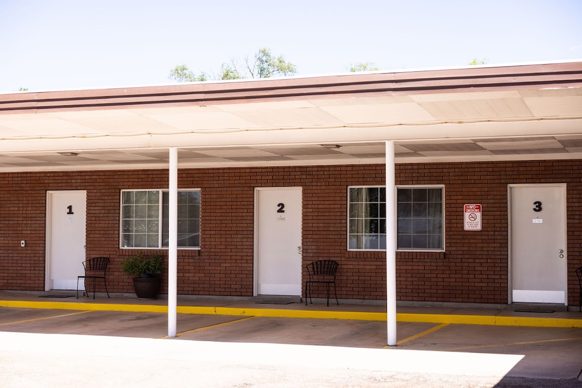 DeLano Motel & RV Park Downtown Beaver