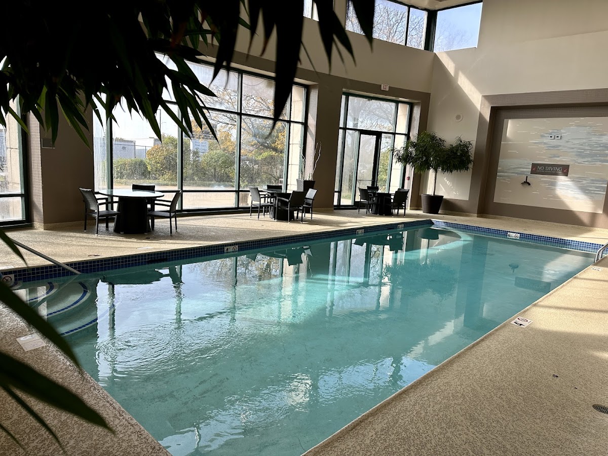 Renaissance Chicago Glenview Suites Hotel photo 3