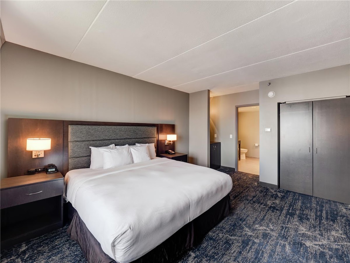 DoubleTree by Hilton Hotel Bloomington photo 2