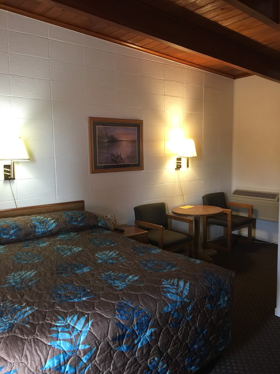 Lazy 'U' Motel photo 3