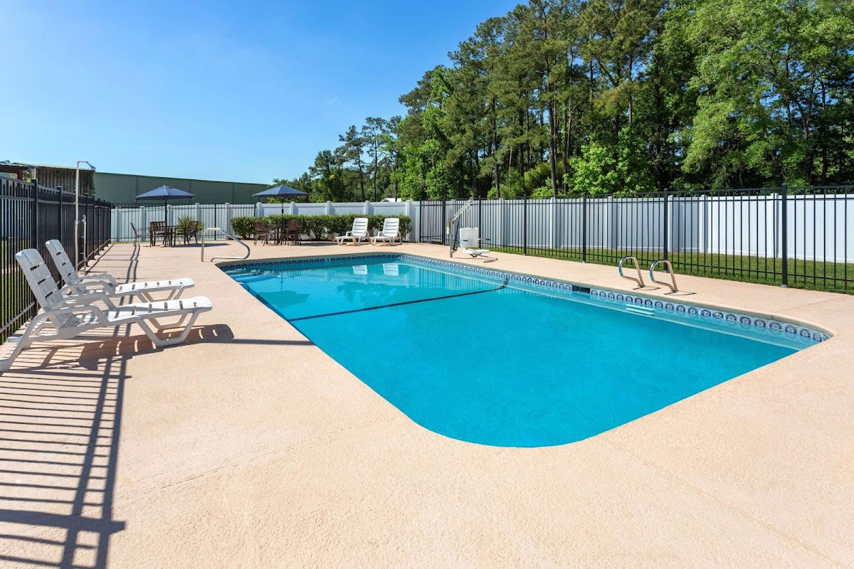 Baymont by Wyndham Brunswick GA photo 3