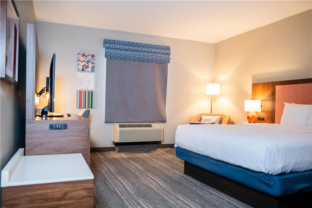 Hampton Inn Gonzales photo 2